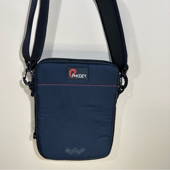 Tablet Case for iPad Air, Tablets up to 11" Cosmic Black canvas messenger bag - Picture 5 of 9